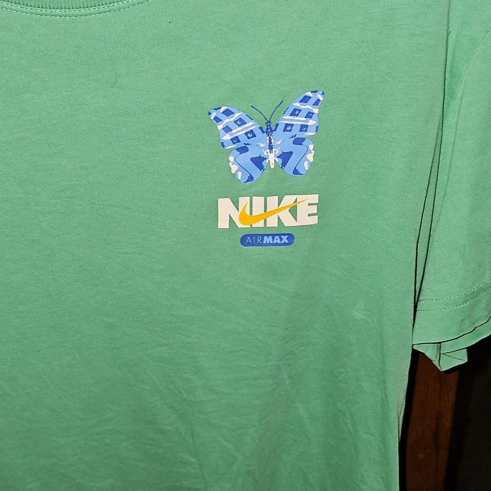 Nike Loose Fit Youth Girls Sz Medium Tshirt. Super Cute